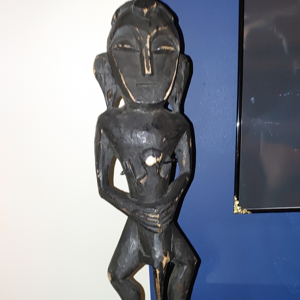 African statues